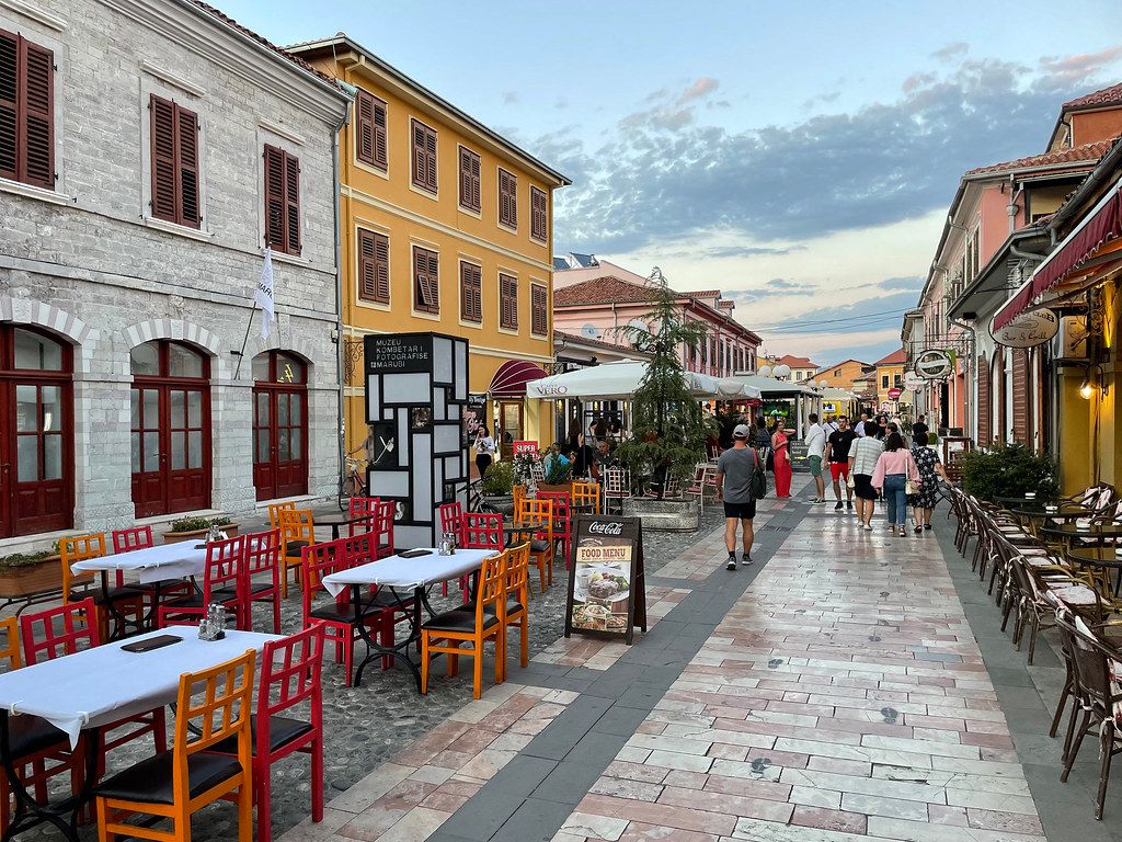 Mbrëmje të dinamike në Rrugën Pedonale, Shkodër